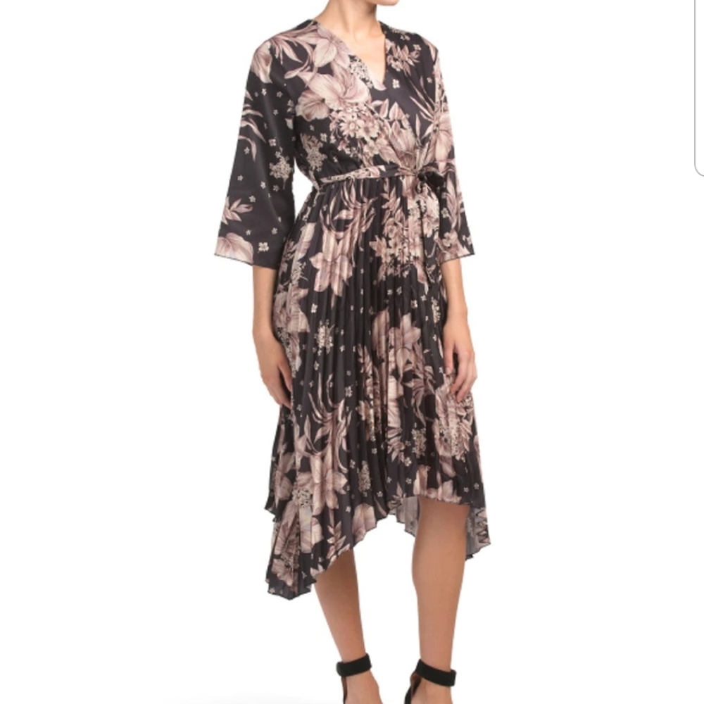 Coolples Black Floral Midi V-Neck Printed Midi Dress Medium
